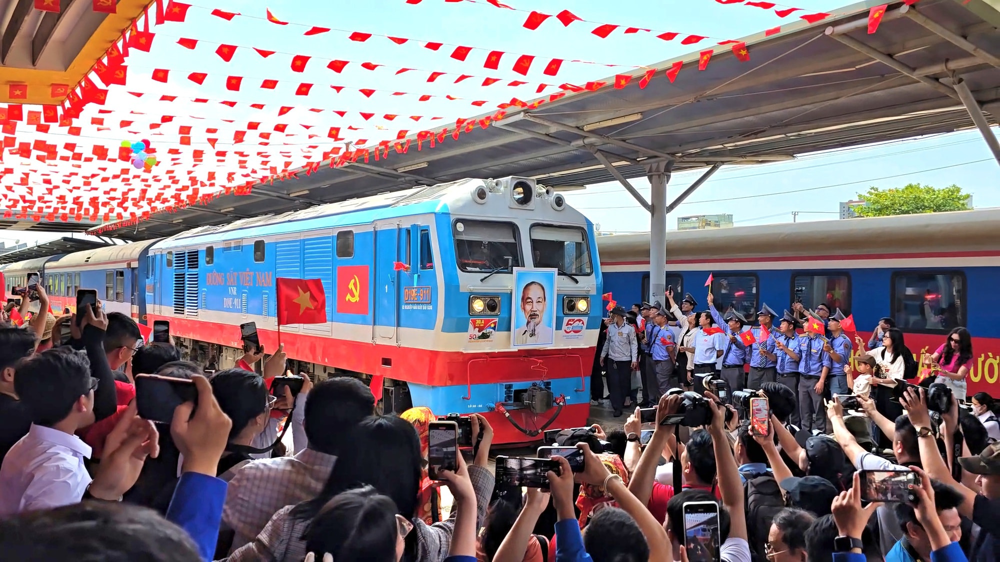 Chuyển đổi VNR thành Tập đoàn Đường sắt Quốc gia, đặt mục tiêu tăng trưởng trên 10%/năm