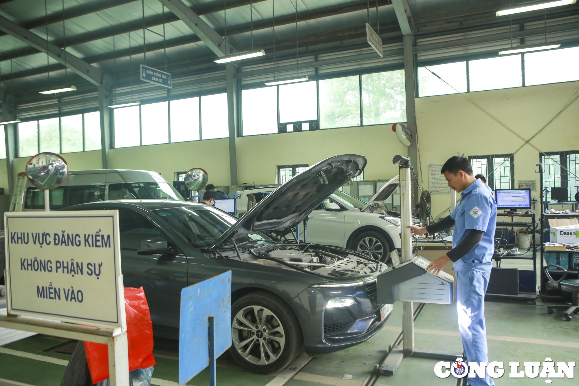 Mở trạm đăng kiểm xe cơ giới: Diện tích tối thiểu từ 1.250 m2, lãnh đạo phải có 5 năm kinh nghiệm. Ảnh
