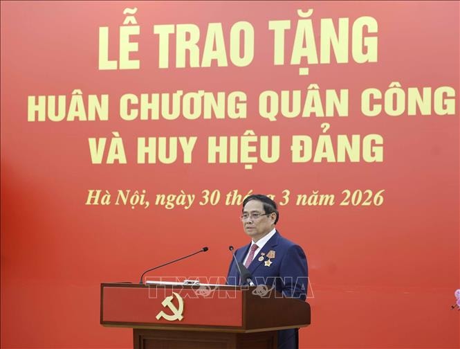 Hình ảnh: Tổng Bí thư Tô Lâm chủ trì Lễ trao tặng Huân chương Quân công và Huy hiệu Đảng số 6