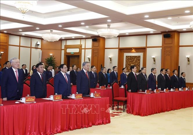 Hình ảnh: Tổng Bí thư Tô Lâm chủ trì Lễ trao tặng Huân chương Quân công và Huy hiệu Đảng số 1