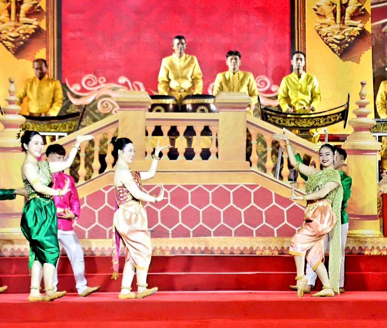 Cần Thơ tổ chức nhiều hoạt động mừng Tết cổ truyền Chôl Chnăm Thmây của đồng bào Khmer