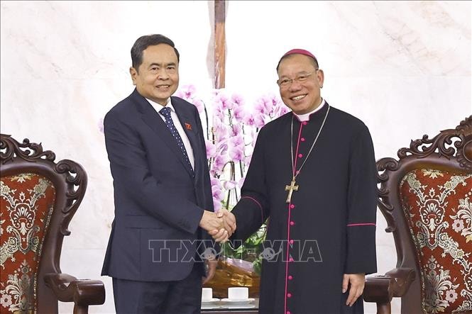 Chủ tịch Quốc hội Trần Thanh Mẫn chúc mừng Tổng Giáo phận Hà Nội dịp Lễ Phục sinh 2026