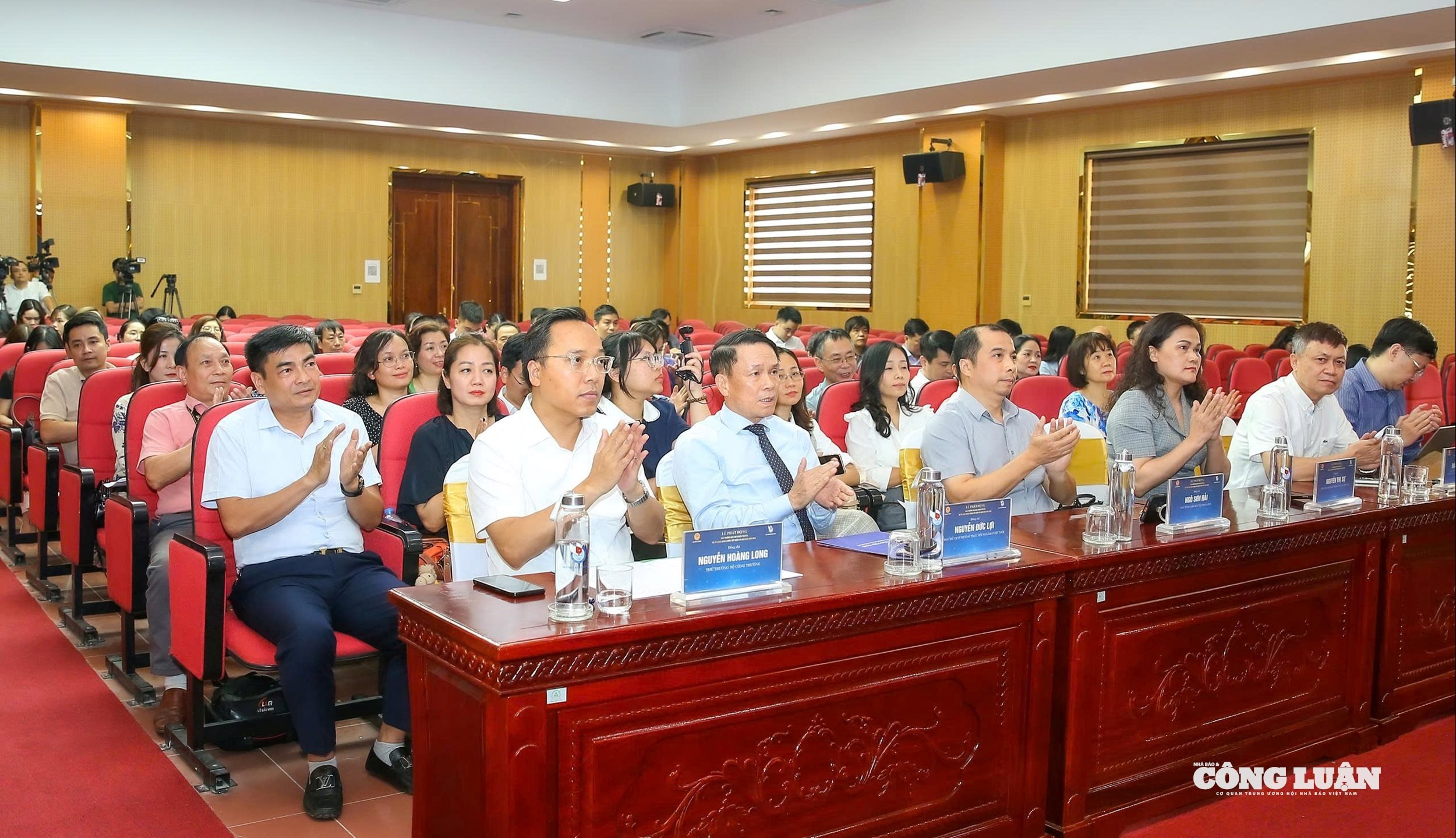 Hình ảnh: Giải thưởng Báo chí 2026 về sử dụng năng lượng: Báo chí đồng hành cùng 'Sáng tạo xanh - Tương lai xanh' số 3