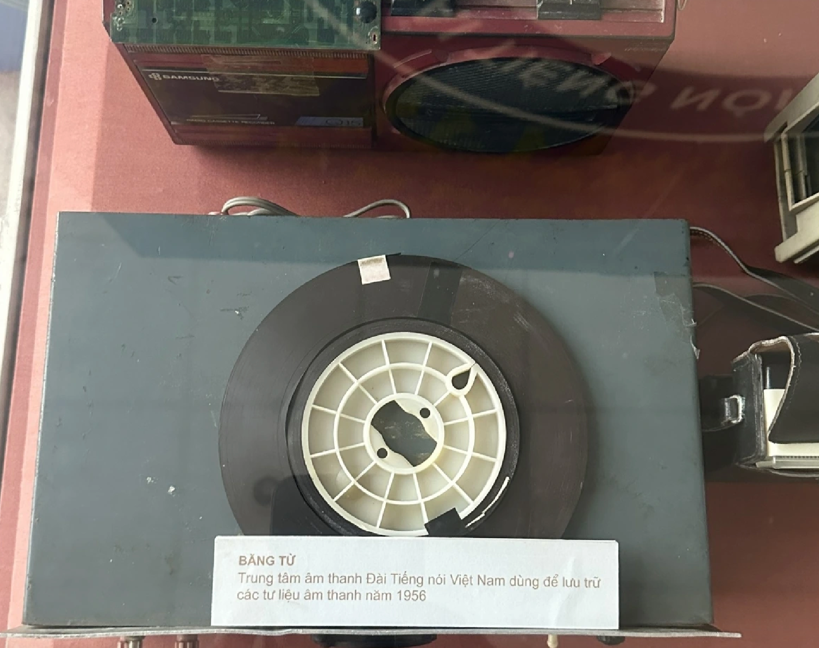 Hình ảnh: Trưng bày 'Phát thanh vì Việt Nam hùng cường, thịnh vượng' tái hiện hành trình 80 năm phát thanh Việt Nam số 1