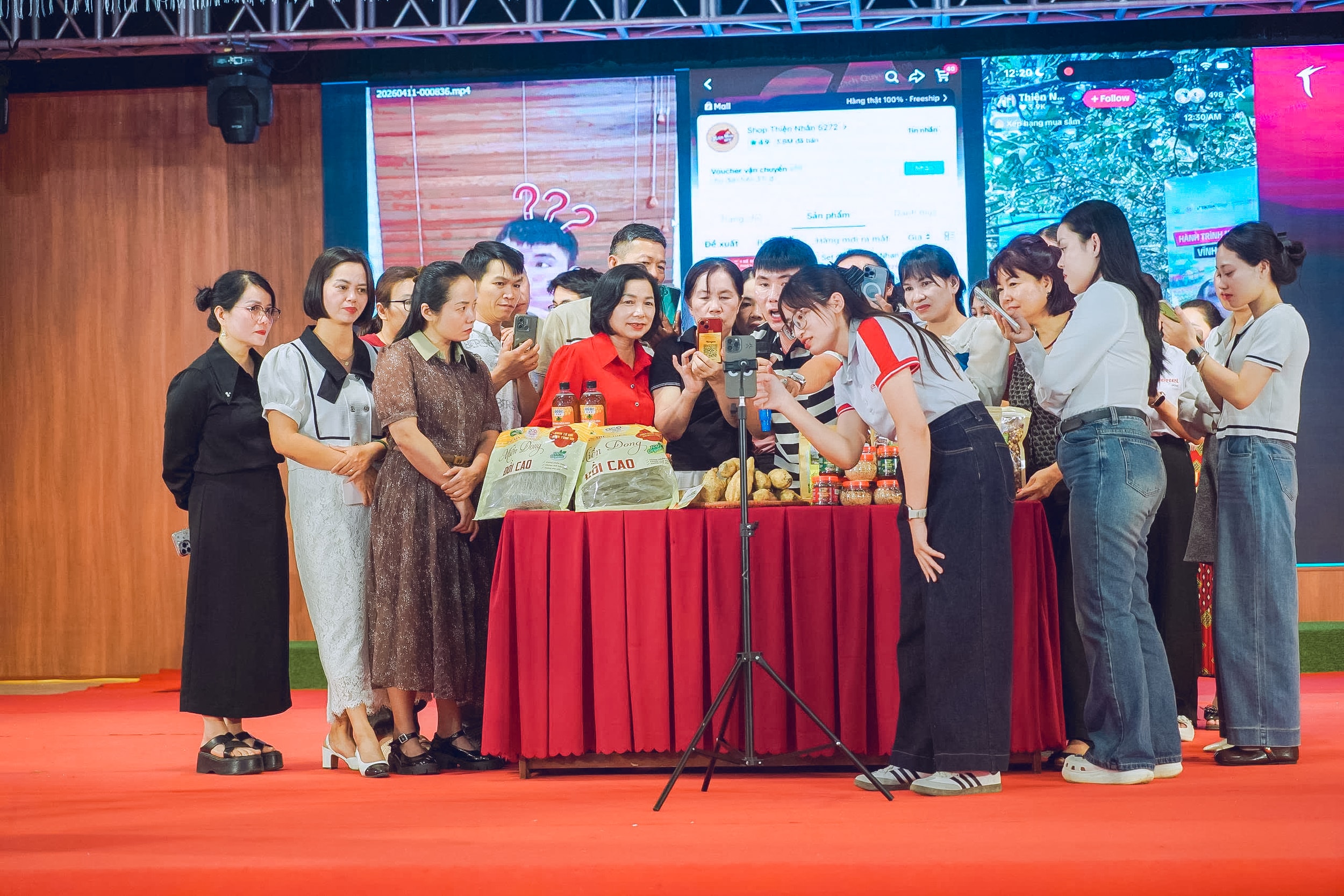 Buổi tập huấn chuyển đổi số kinh doanh nông sản Điện Biên trên nền tảng TMĐT đã thu hút hơn 50 nhà bán hàng địa phương đăng ký tham gia