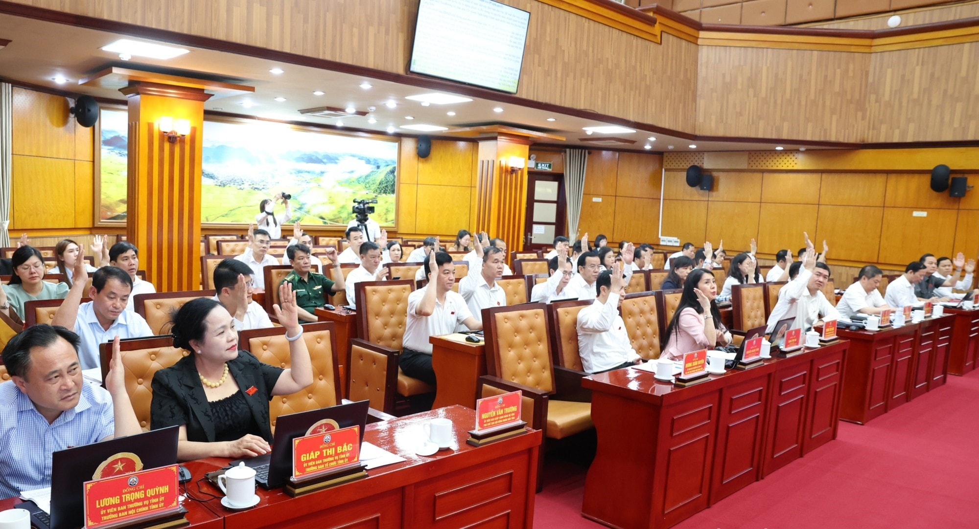 Lạng Sơn: Thông qua 12 nghị quyết quan trọng tại kỳ họp chuyên đề