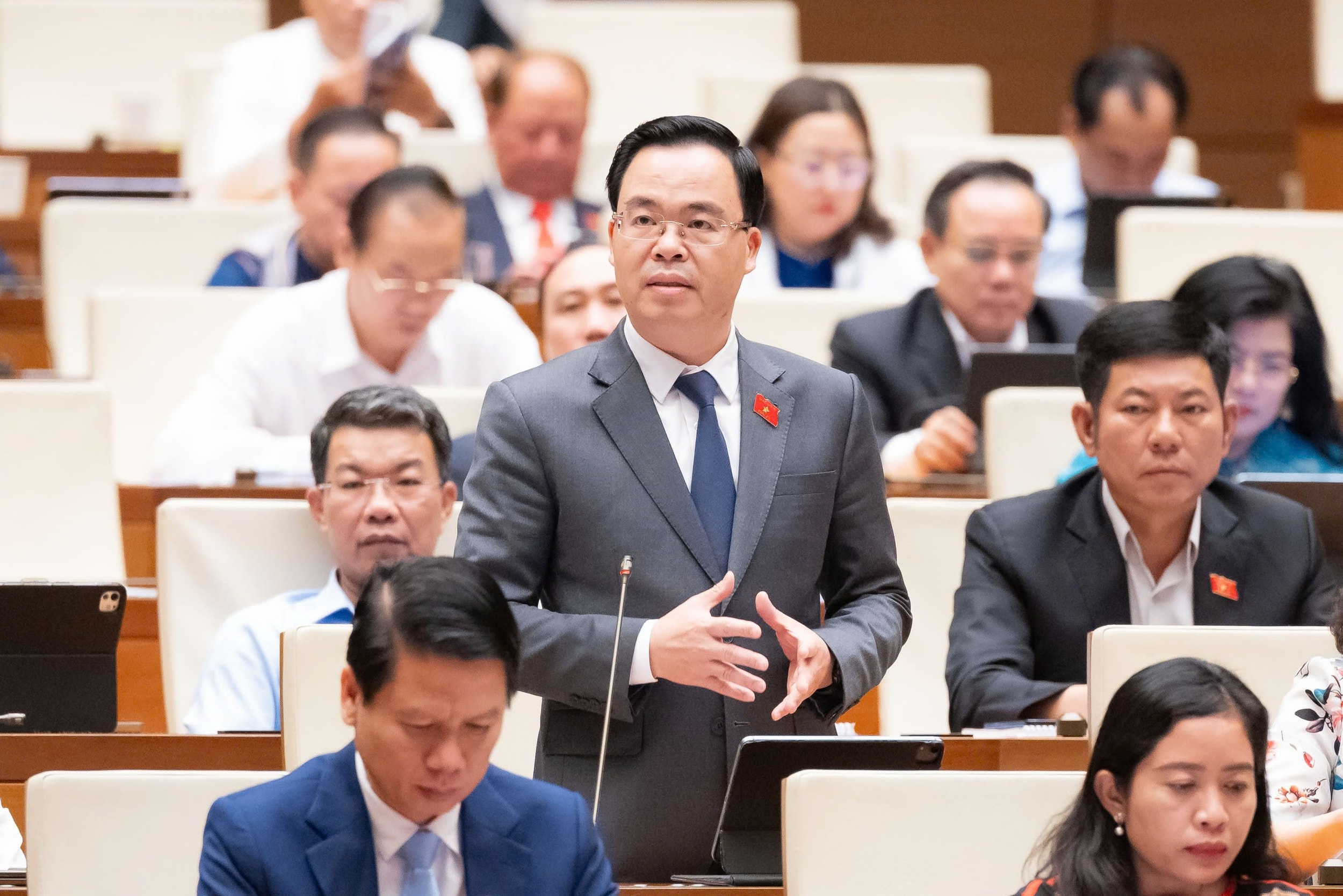 Đại biểu Quốc hội Trần Văn Khải phát biểu.