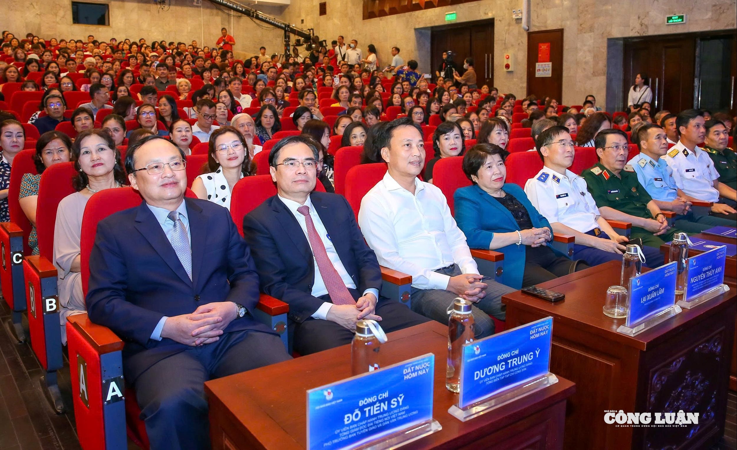 Hình ảnh: 'Đất nước hôm nay': Kỷ niệm 76 năm Ngày thành lập Hội Nhà báo Việt Nam, tôn vinh báo chí cách mạng số 2