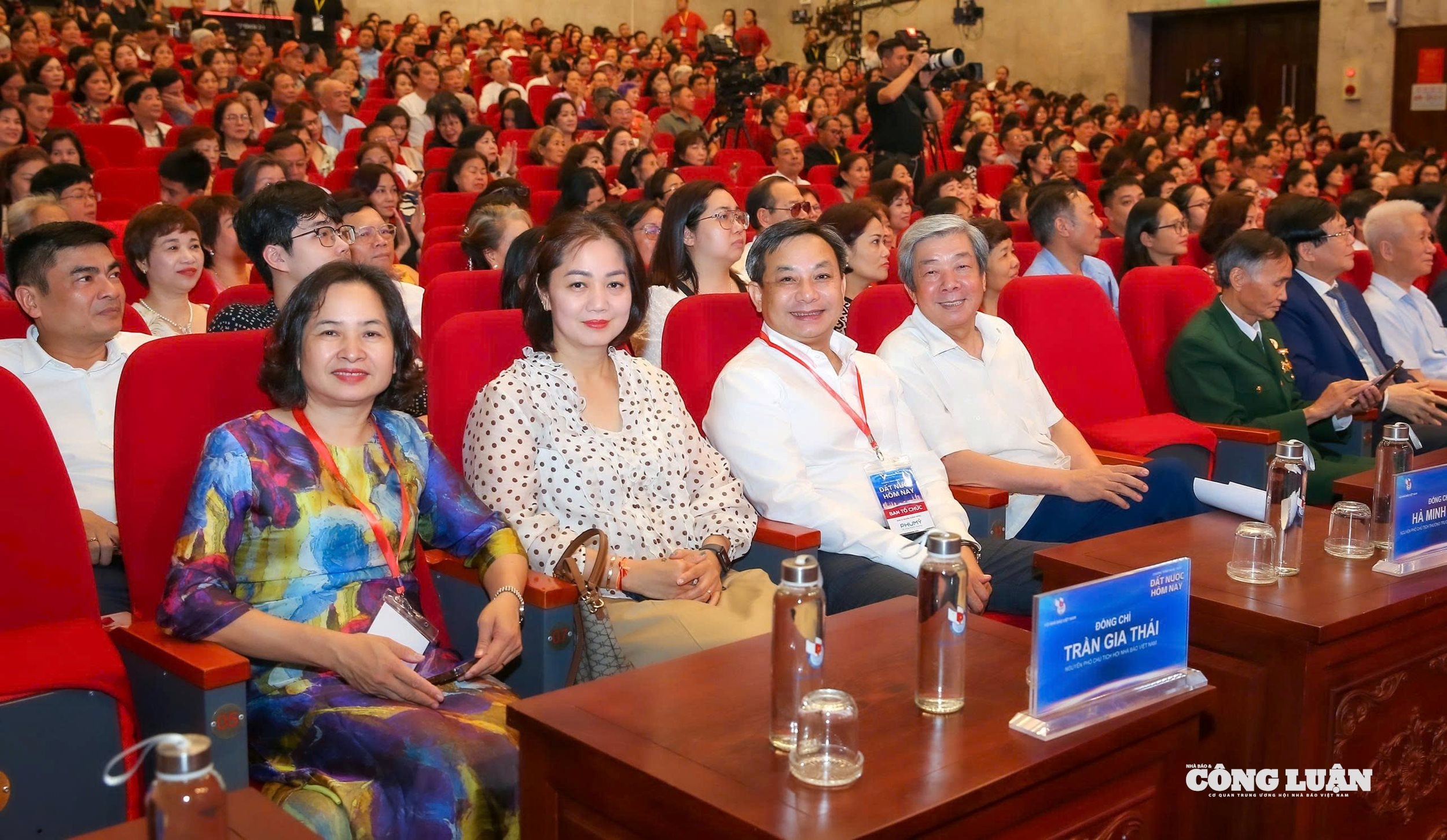 Hình ảnh: 'Đất nước hôm nay': Kỷ niệm 76 năm Ngày thành lập Hội Nhà báo Việt Nam, tôn vinh báo chí cách mạng số 7