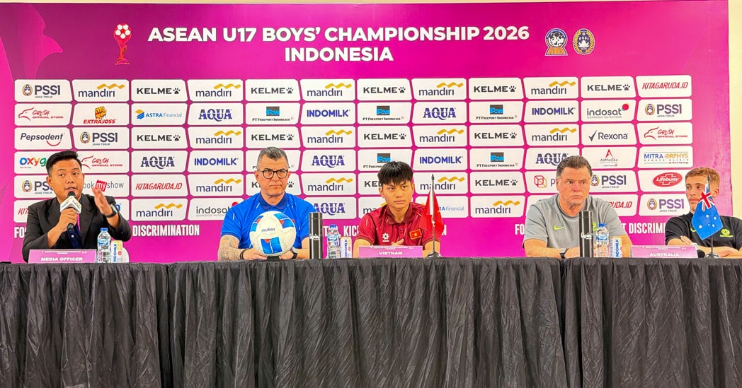 U17 Viet Nam hop bao