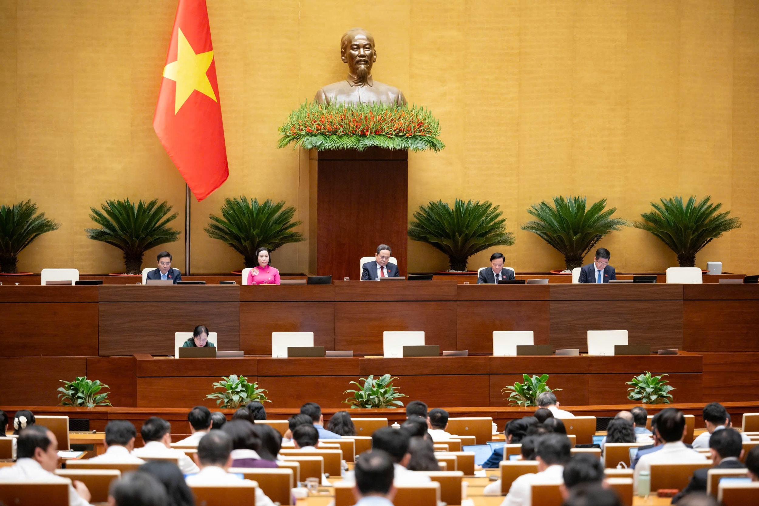 Hình ảnh: Hôm nay, Quốc hội biểu quyết thông qua nhiều nghị quyết quan trọng và bế mạc Kỳ họp thứ Nhất số 3