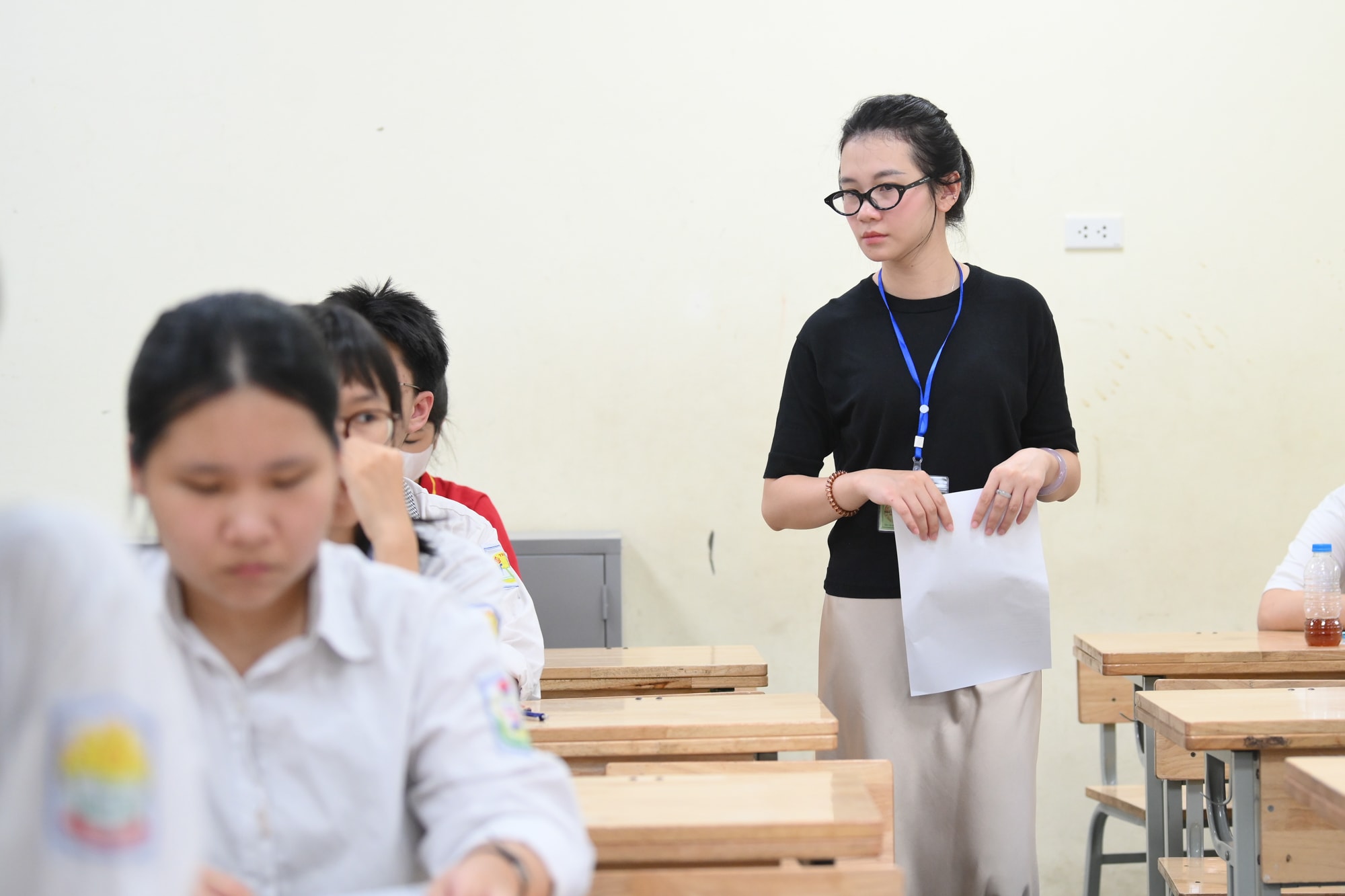 Hình ảnh: 22.000 học sinh Hà Nội bỏ thi vào lớp 10 công lập, tỷ lệ chọi nhiều trường chạm đỉnh 1/3 số 1