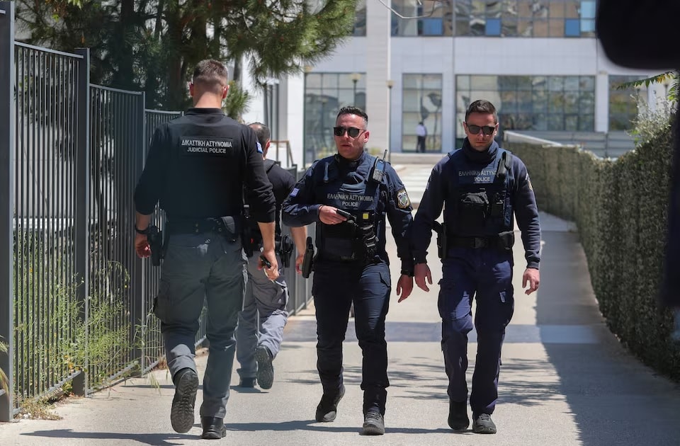 Cụ ông 89 tuổi xả súng tại văn phòng an sinh xã hội Hy Lạp