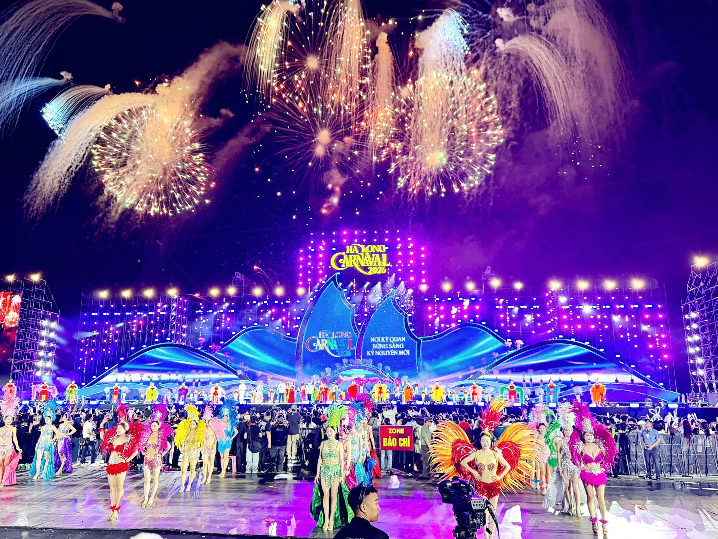 anh-14-carnaval-ha-long-2026.jpg