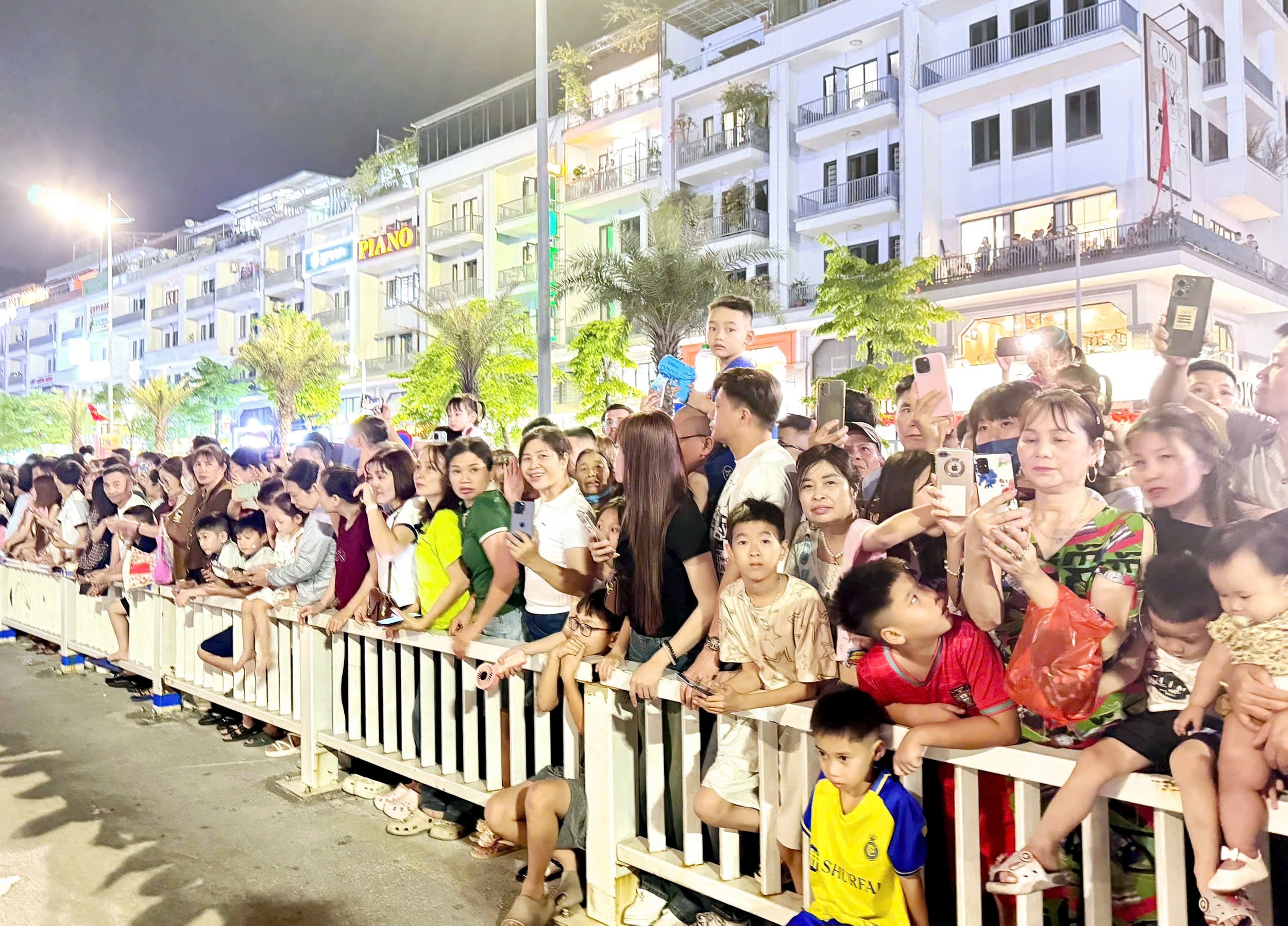 anh-7-carnaval-ha-long-2026.jpg