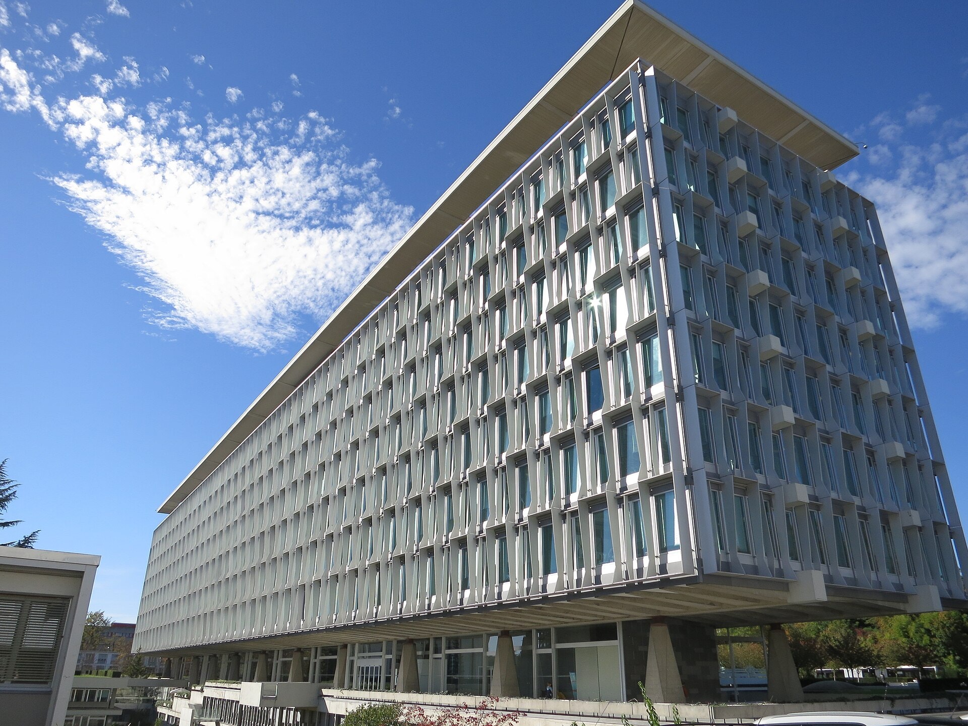 who_hq_main_building-_geneva-_from_east.jpg