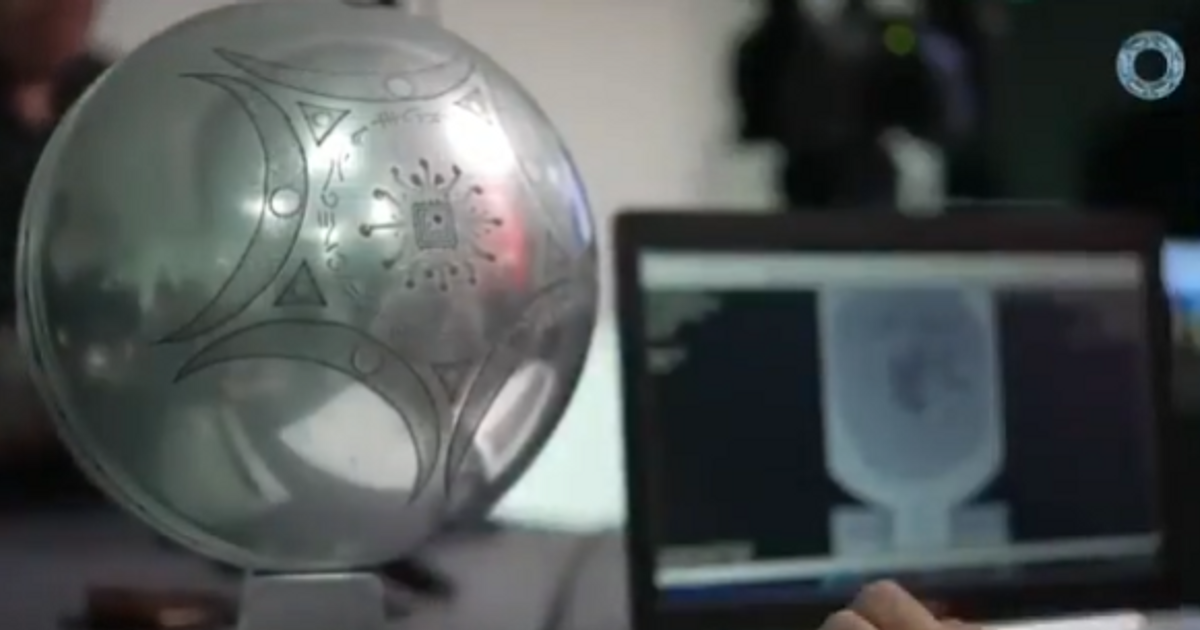 Phát hiện vật thể hình cầu bí ẩn nghi là UFO