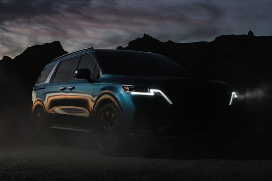 Lộ diện hình ảnh thiết kế mẫu xe Kia Carnival 2022