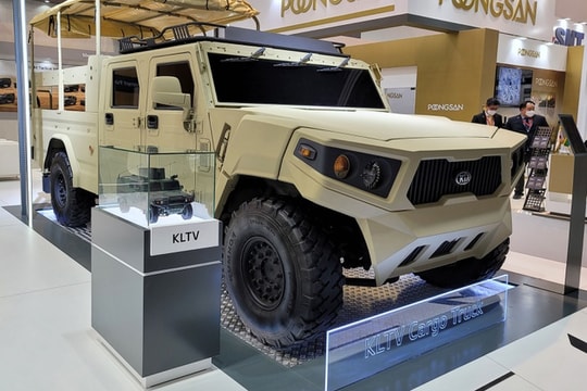 Kia ra mắt xe quân sự LTCT