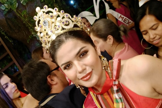 Hoa hậu người Philippines kết hôn với chính trị gia hơn 29 tuổi sau lùm xùm cướp chồng