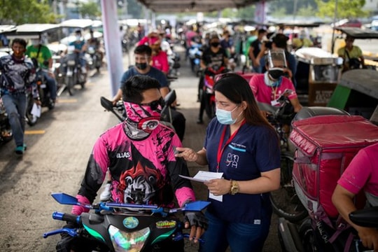 Số ca mắc COVID-19 tại Philippines tăng mạnh trở lại