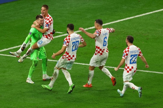 Sút luân lưu kém cỏi, Nhật Bản ngậm ngùi nhìn Croatia vào tứ kết World Cup 2022