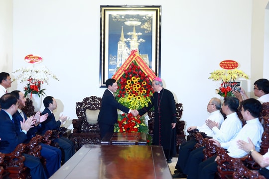 Phó Thủ tướng Thường trực Phạm Bình Minh chúc mừng Giáng sinh tại TP HCM