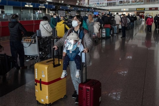 Thêm Vương quốc Anh và Pháp yêu cầu xét nghiệm COVID-19 với du khách Trung Quốc