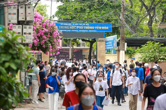 Nở rộ nhiều kỳ thi tuyển sinh đại học: Lãng phí, phiền hà!