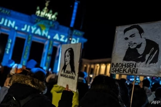 Iran hành quyết thêm hai người biểu tình