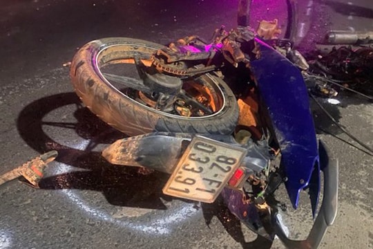 Kon Tum: Va chạm với ô tô trong đêm, 2 người trên xe máy tử vong tại chỗ