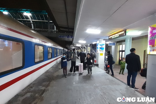 Đường sắt Hà Nội mở bán vé tàu dịp nghỉ lễ 30/4 - 1/5