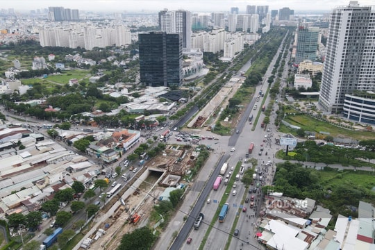 Lãnh đạo UBND TP. HCM trực tiếp chỉ đạo đầu tư công hằng ngày, hằng tháng