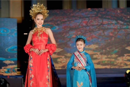 Mãu nhí Minh Châu khoe thần thái rạng ngời cùng Hoa hậu Lê Hoàng Phương trên sàn diễn “Tôn vinh bản sắc Việt"