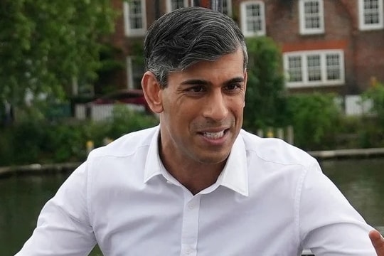 Thủ tướng Anh Rishi Sunak hứa giới hạn nhập cư nếu tái đắc cử