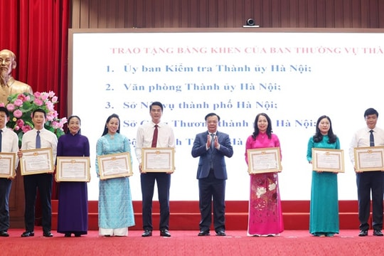 Hà Nội biểu dương nhiều tập thể, cá nhân trong công tác thi đua khen thưởng