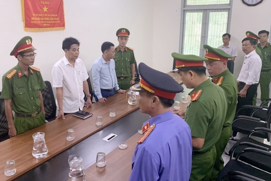 Bắt tạm giam Phó Chi cục Quản lý đất đai Quảng Nam cùng thuộc cấp