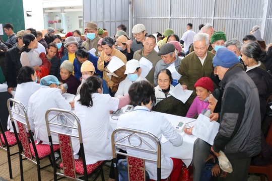 Quyền lợi người đóng bảo hiểm y tế liệu có tăng khi mức đóng bảo hiểm y tế tự nguyện tăng?