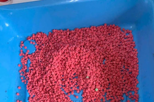 Bắt giữ 3 đối tượng vận chuyển trái phép chất ma tuý từ Lào về Việt Nam