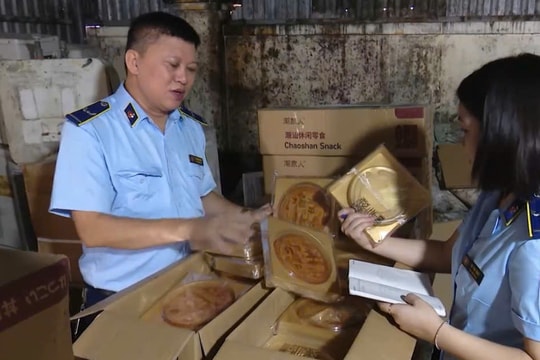 Kiểm tra, ngăn chặn bánh trung thu kém chất lượng vào thị trường
