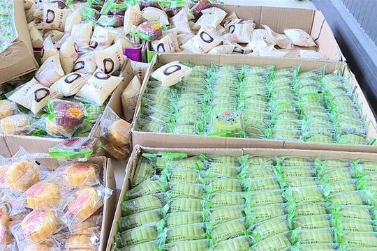 Hưng Yên: Gần 2.800 bánh Trung thu không rõ nguồn gốc bị tịch thu