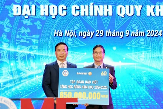 Quỹ học bổng “Bảo Việt - Niềm tin thắp sáng tương lai”  đã trao gần 10 tỷ đồng trong 10 năm liên tiếp tới sinh viên Việt Nam