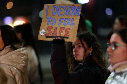 Bạo lực với phụ nữ và trẻ em gái: Nhức nhối “Đại dịch trong bóng tối”