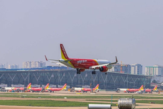 Các hãng hàng không tăng thêm chuyến bay dịp cao điểm vận tải Tết 2025