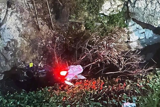 Hà Nội: Bốn người trong một gia đình tử vong dưới mương nước