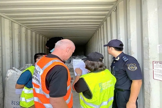 Tổng cục Hải quan phối hợp tập huấn về kiểm soát rác thải nhựa và rác thải nguy hại