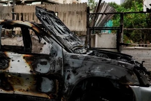 Hezbollah bắn hàng trăm tên lửa vào Israel, tấn công căn cứ hải quân và Tel Aviv