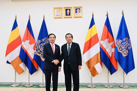 Đại tướng Phan Văn Giang chào xã giao Chủ tịch Đảng Nhân dân Campuchia, Chủ tịch Thượng viện Campuchia Hun Sen