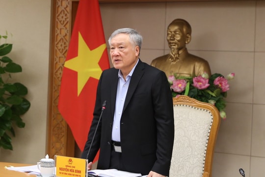 Xây dựng, kiện toàn đội ngũ cán bộ, bảo đảm xây dựng được bộ máy tinh gọn