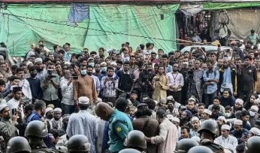 Người biểu tình Bangladesh bao vây đòi đóng cửa tờ báo quan trọng